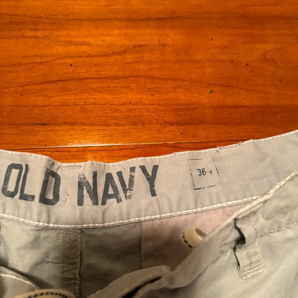 Mens Old Navy Light Gray Cotton Shorts Size 36 - Picture 5 of 5